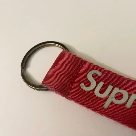 Supreme Webbing Keychain Red Logo Accessory - Picture 5 of 15